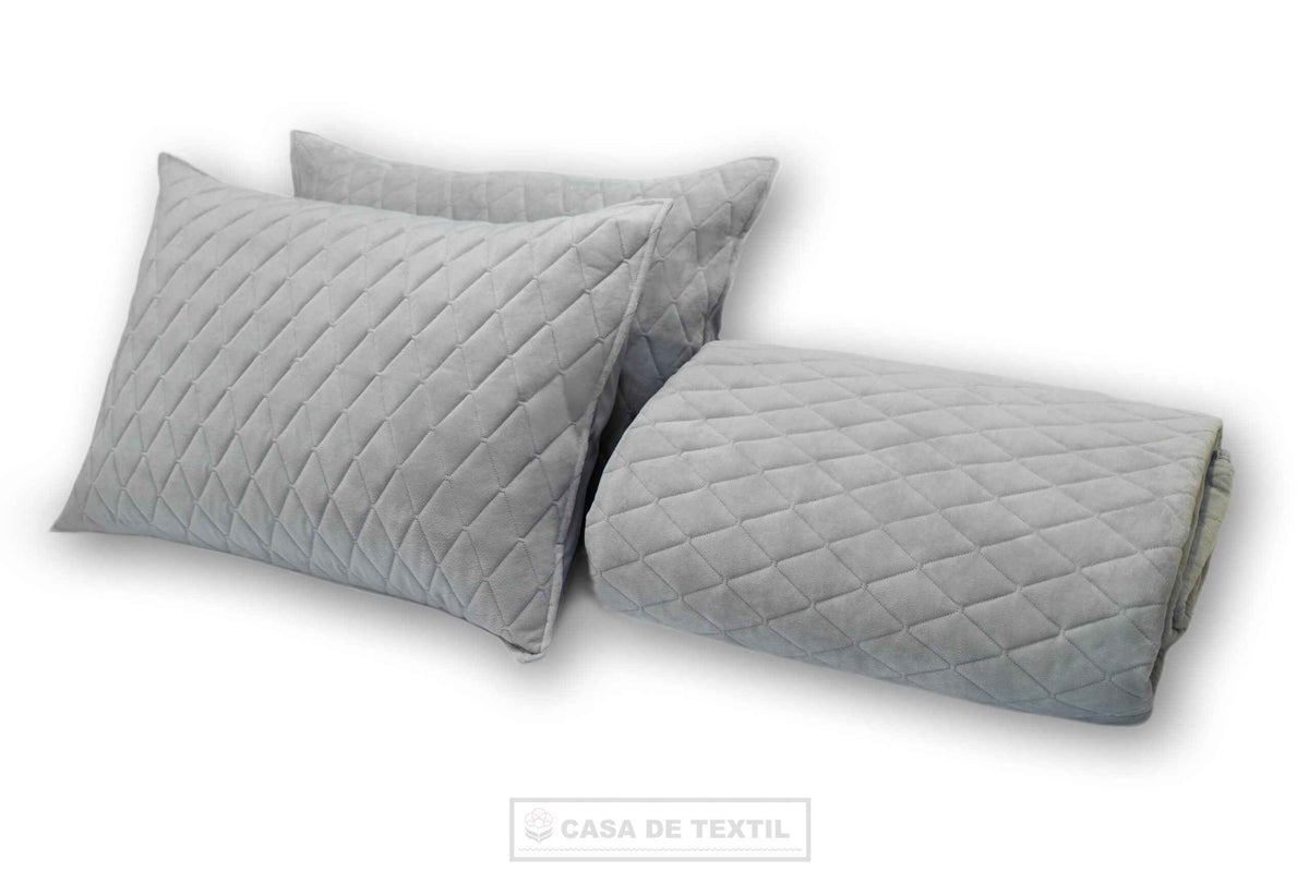 Cuvertură de pat 220x240 cm cu 2 fețe de pernă 50x70 cm - Calitate și confort garantate