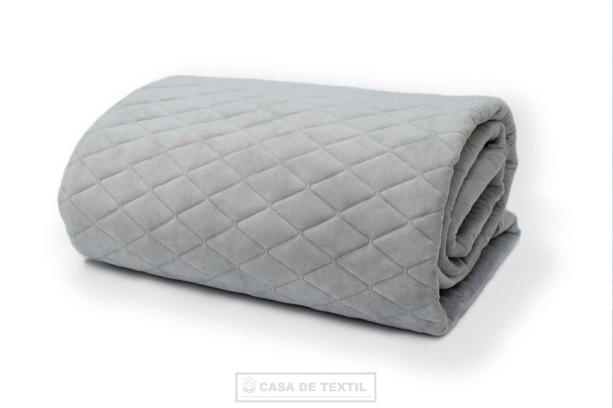 Cuvertură de pat 220x240 cm cu 2 fețe de pernă 50x70 cm - Calitate și confort garantate