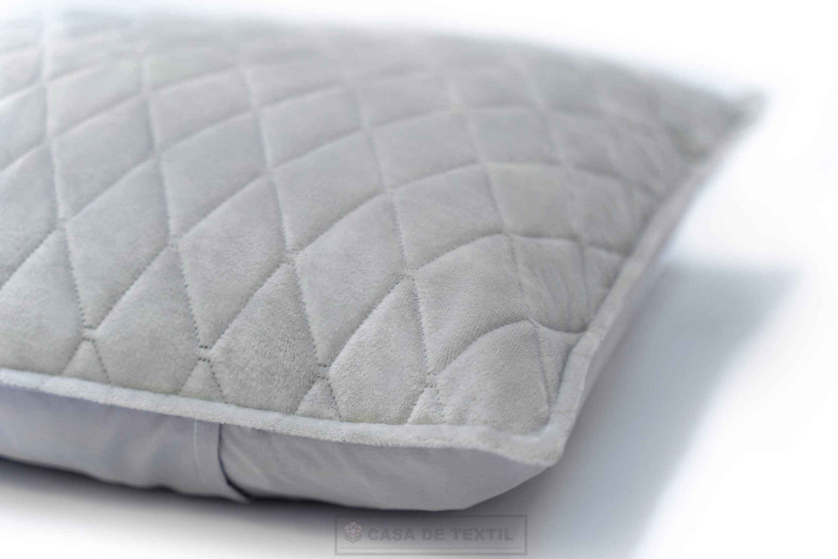 Cuvertură de pat 220x240 cm cu 2 fețe de pernă 50x70 cm - Calitate și confort garantate