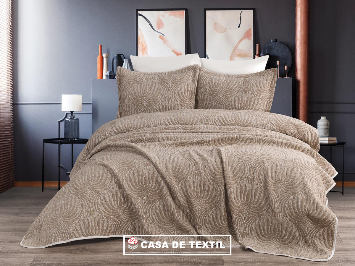 Cuvertură de pat 240×260 cm cu 2 fețe de pernă 50×70 cm – Calitate și confort garantate
