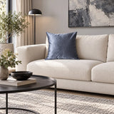 Față de pernă decorativă albastră cu aspect catifelat în living