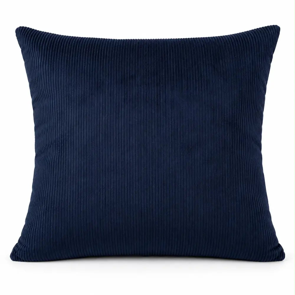 Față de pernă decorativă 45x45 bleumarin cu aspect reiat pe fundal alb