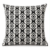 Față de pernă decorativă 45x45 model geometric alb-negru pe fundal alb