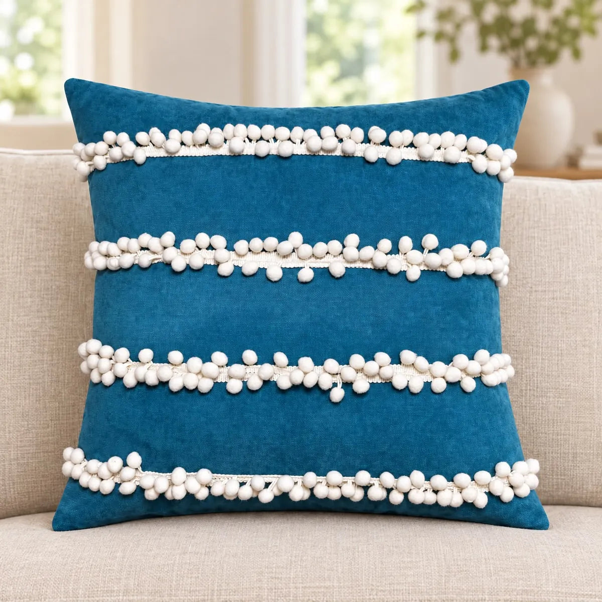 Față de pernă decorativă 45x45 turcoaz cu ciucurei albi